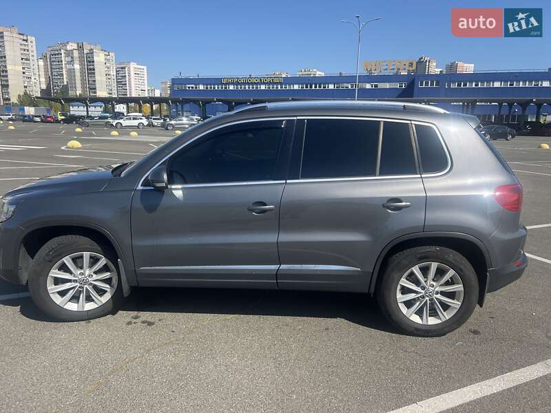 Внедорожник / Кроссовер Volkswagen Tiguan 2012 в Киеве