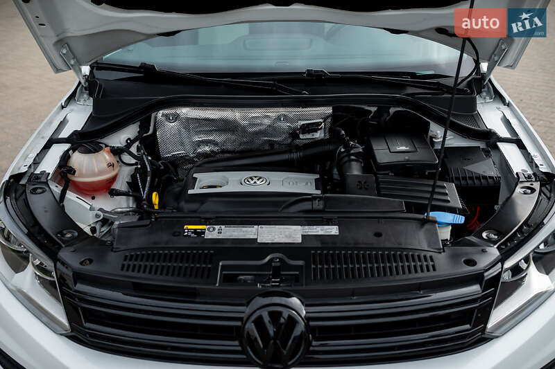Внедорожник / Кроссовер Volkswagen Tiguan 2016 в Киеве