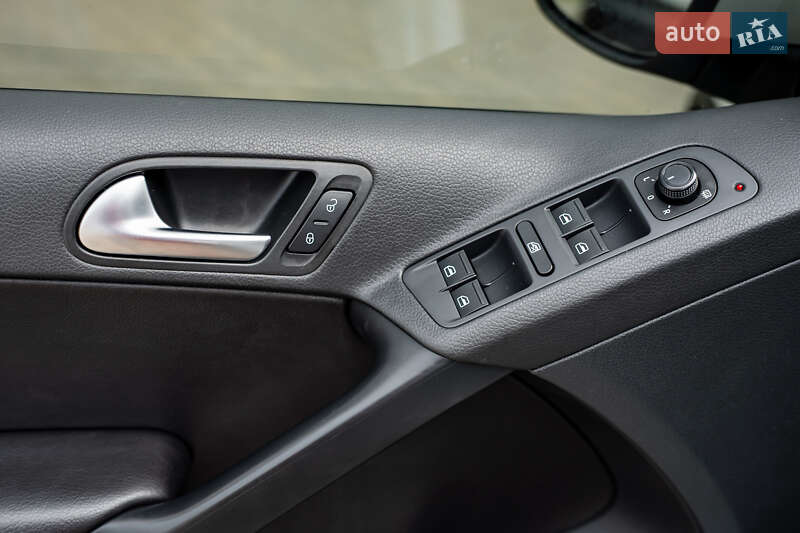 Внедорожник / Кроссовер Volkswagen Tiguan 2016 в Киеве