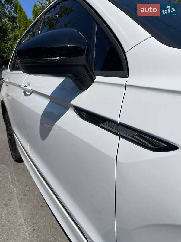 Внедорожник / Кроссовер Volkswagen Tiguan 2022 в Днепре