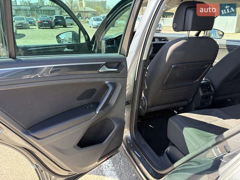 Внедорожник / Кроссовер Volkswagen Tiguan 2017 в Киеве