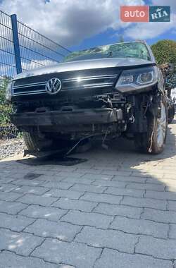 Внедорожник / Кроссовер Volkswagen Tiguan 2015 в Харькове