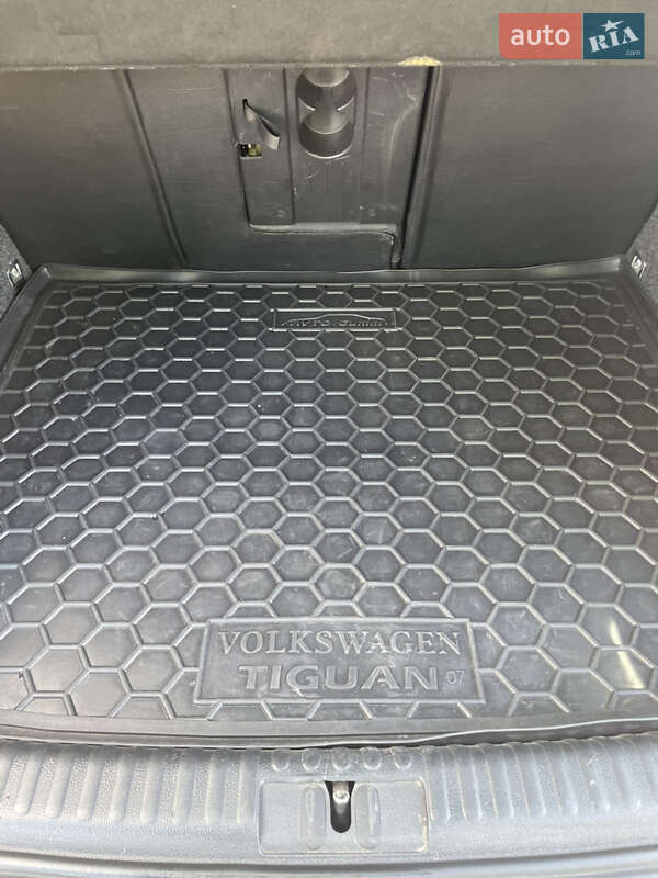 Внедорожник / Кроссовер Volkswagen Tiguan 2013 в Кривом Роге