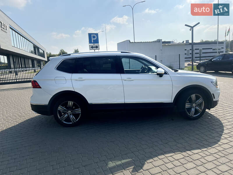 Внедорожник / Кроссовер Volkswagen Tiguan 2018 в Львове