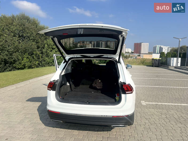 Внедорожник / Кроссовер Volkswagen Tiguan 2018 в Львове