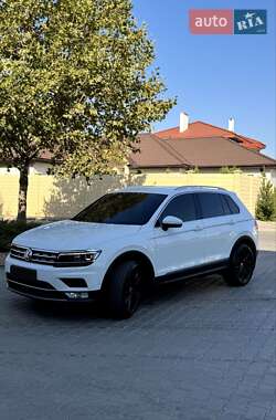 Внедорожник / Кроссовер Volkswagen Tiguan 2017 в Одессе