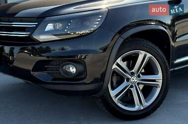 Внедорожник / Кроссовер Volkswagen Tiguan 2016 в 