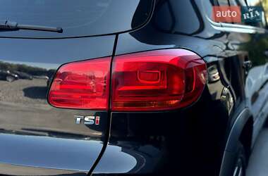 Внедорожник / Кроссовер Volkswagen Tiguan 2016 в 