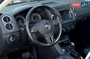 Внедорожник / Кроссовер Volkswagen Tiguan 2016 в 