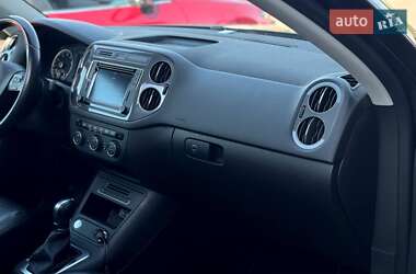 Внедорожник / Кроссовер Volkswagen Tiguan 2016 в 