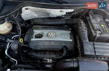 Внедорожник / Кроссовер Volkswagen Tiguan 2016 в 