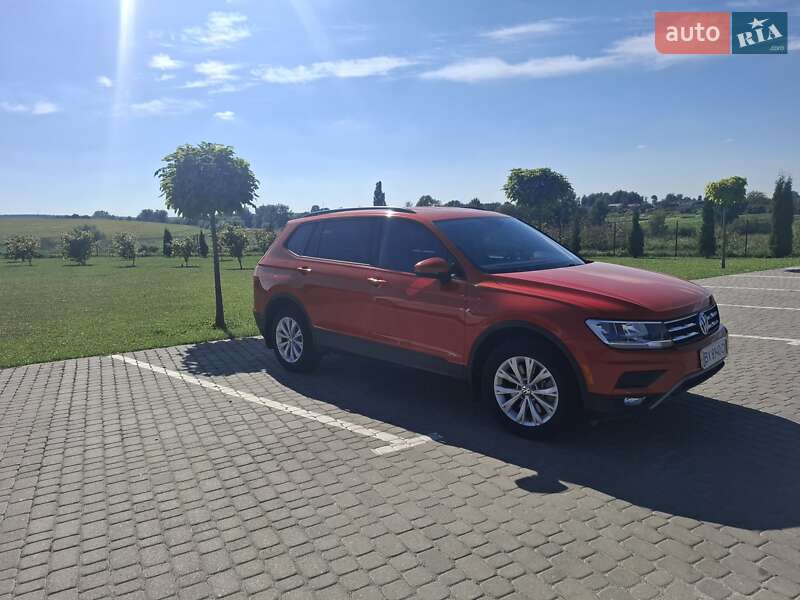 Внедорожник / Кроссовер Volkswagen Tiguan 2018 в Шепетовке