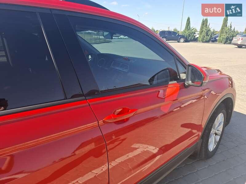 Внедорожник / Кроссовер Volkswagen Tiguan 2018 в Шепетовке