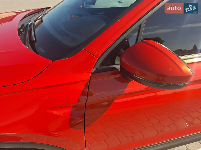 Внедорожник / Кроссовер Volkswagen Tiguan 2018 в Шепетовке