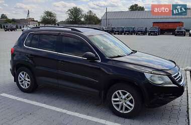 Внедорожник / Кроссовер Volkswagen Tiguan 2010 в Хмельницком