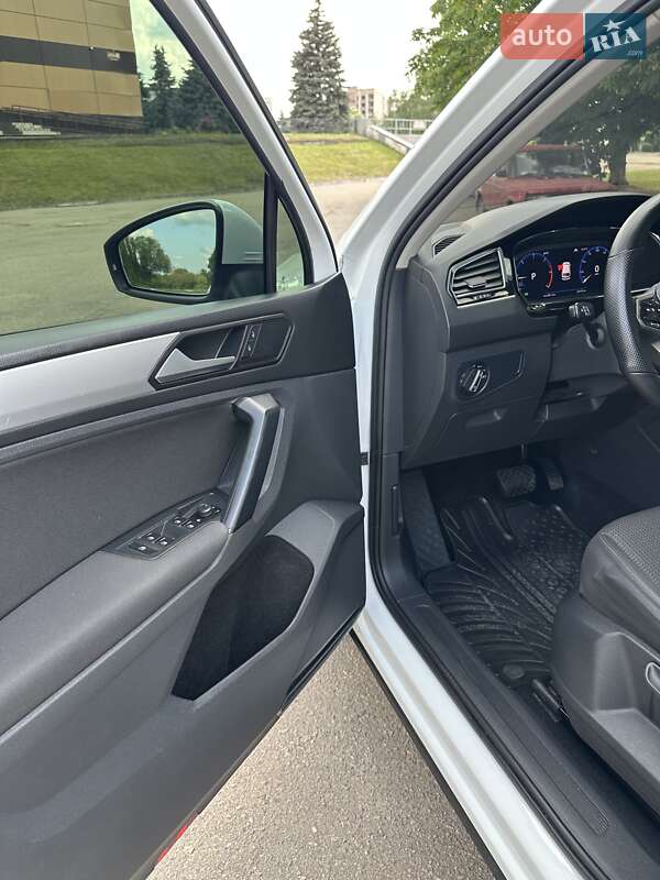 Внедорожник / Кроссовер Volkswagen Tiguan 2017 в Лозовой фото 9 Внедорожник / Кроссовер Volkswagen Tiguan 2017 в Лозовой