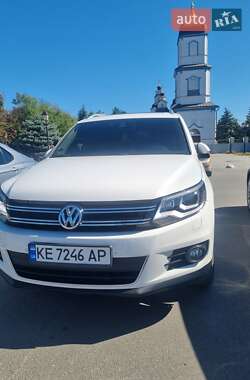 Внедорожник / Кроссовер Volkswagen Tiguan 2013 в Новомосковске