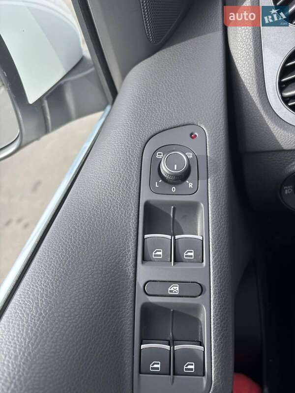 Внедорожник / Кроссовер Volkswagen Tiguan 2016 в Черкассах фото 11 Внедорожник / Кроссовер Volkswagen Tiguan 2016 в Черкассах