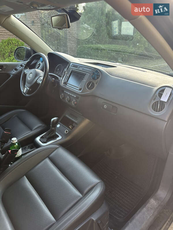 Внедорожник / Кроссовер Volkswagen Tiguan 2016 в Черновцах