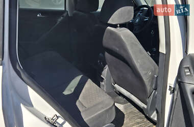 Внедорожник / Кроссовер Volkswagen Tiguan 2011 в 