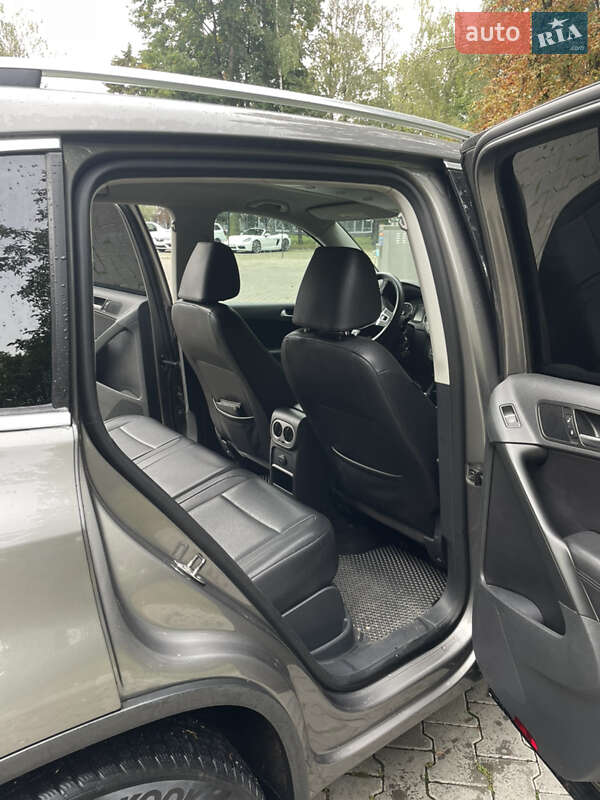Внедорожник / Кроссовер Volkswagen Tiguan 2010 в Черновцах