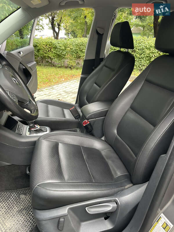Внедорожник / Кроссовер Volkswagen Tiguan 2010 в Черновцах