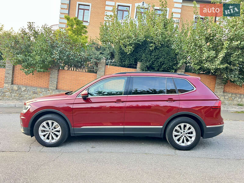 Позашляховик / Кросовер Volkswagen Tiguan 2017 в Києві