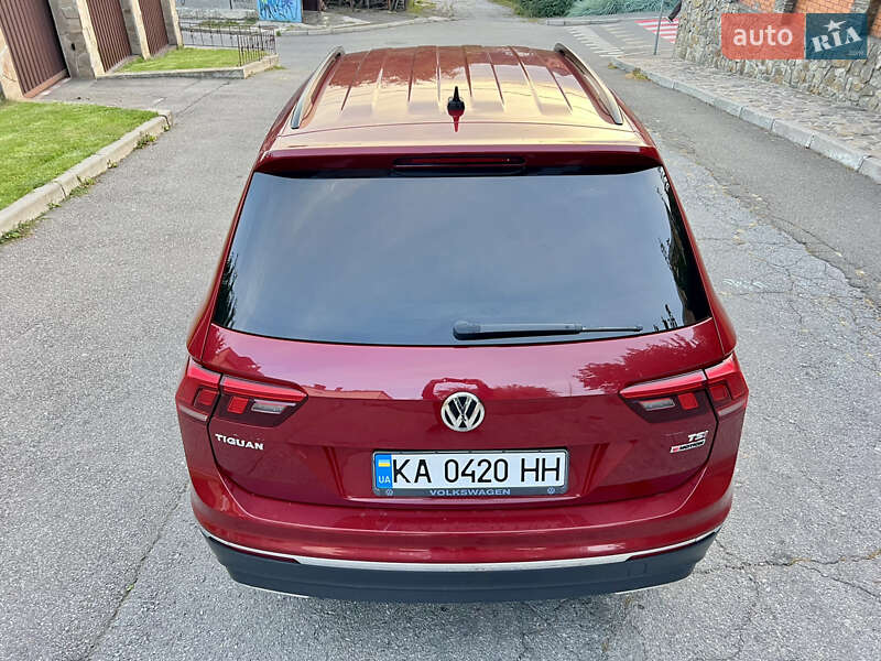 Позашляховик / Кросовер Volkswagen Tiguan 2017 в Києві