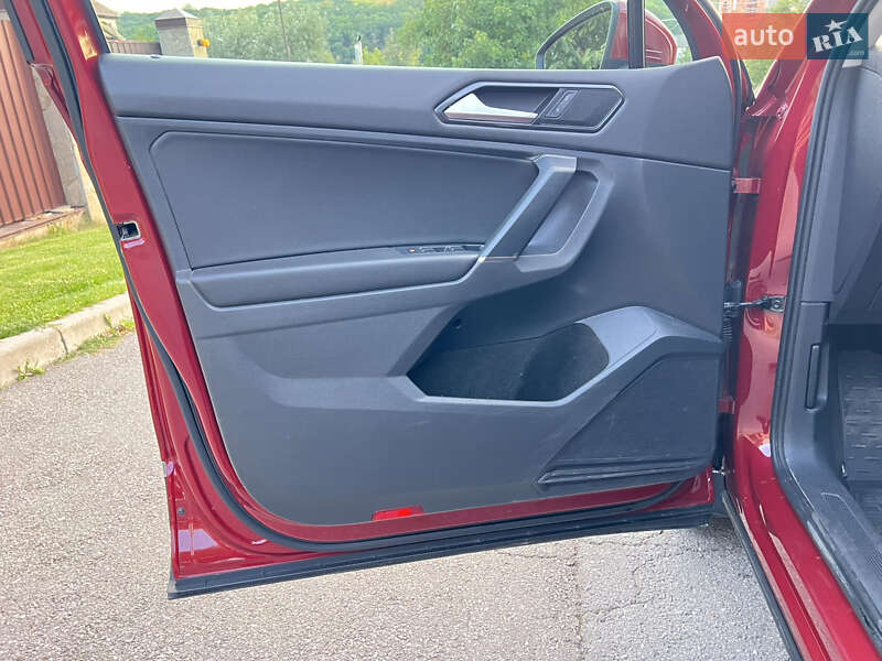 Позашляховик / Кросовер Volkswagen Tiguan 2017 в Києві