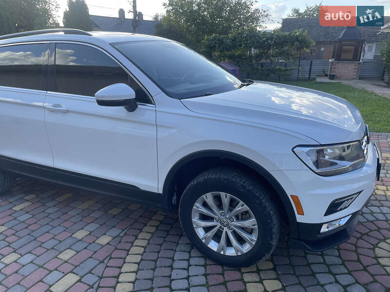 Внедорожник / Кроссовер Volkswagen Tiguan 2018 в Черновцах