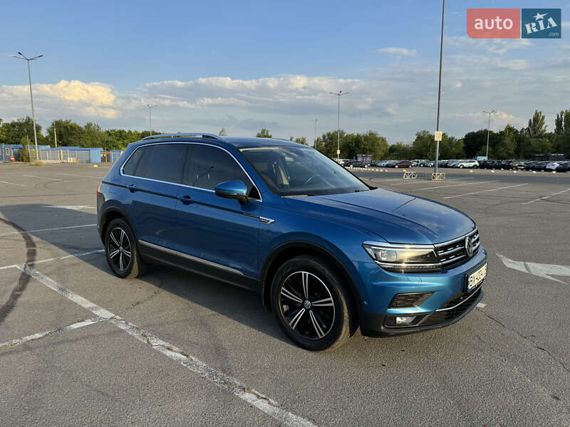 Внедорожник / Кроссовер Volkswagen Tiguan 2017 в Луцке