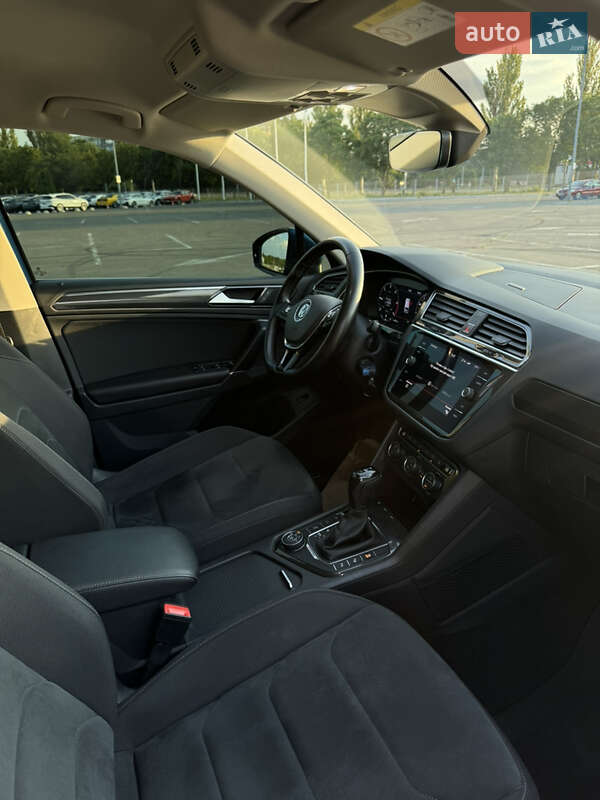 Внедорожник / Кроссовер Volkswagen Tiguan 2017 в Луцке