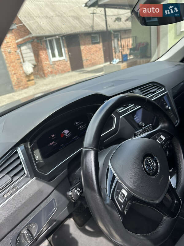 Внедорожник / Кроссовер Volkswagen Tiguan 2019 в Харькове
