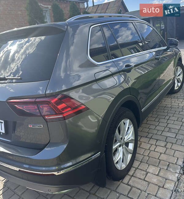 Внедорожник / Кроссовер Volkswagen Tiguan 2019 в Харькове