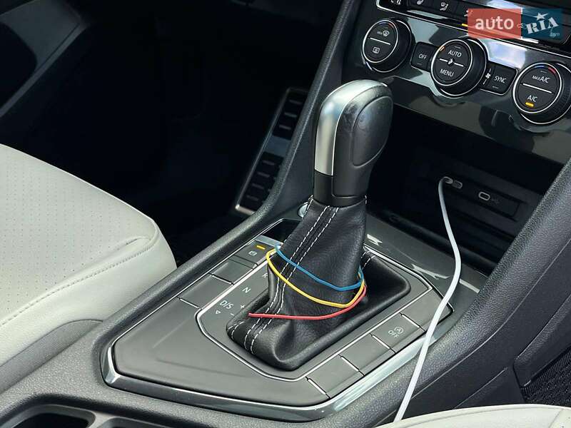 Внедорожник / Кроссовер Volkswagen Tiguan 2020 в Львове