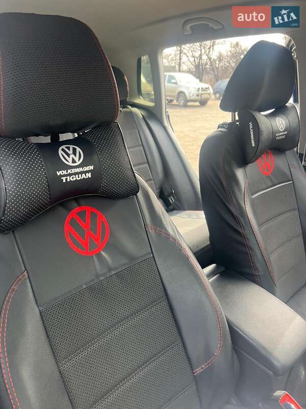 Внедорожник / Кроссовер Volkswagen Tiguan 2012 в Днепре