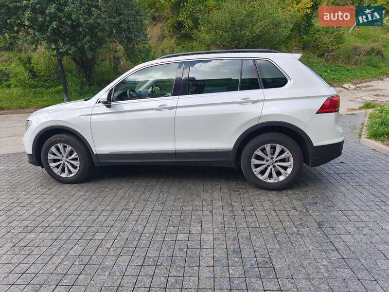 Внедорожник / Кроссовер Volkswagen Tiguan 2016 в Киеве