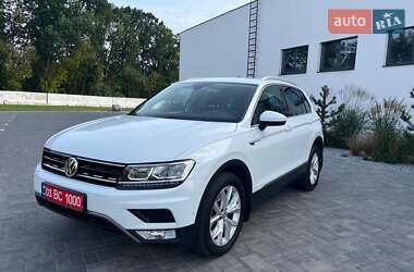 Внедорожник / Кроссовер Volkswagen Tiguan 2016 в Луцке