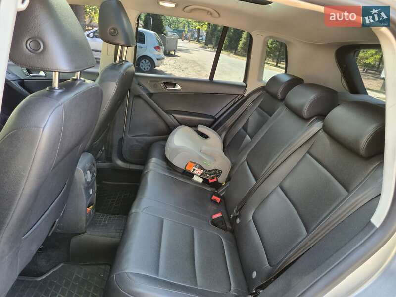 Внедорожник / Кроссовер Volkswagen Tiguan 2011 в Полтаве