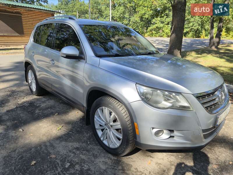 Внедорожник / Кроссовер Volkswagen Tiguan 2011 в Полтаве