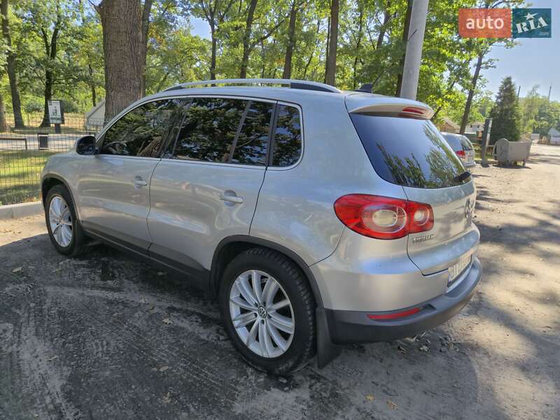 Внедорожник / Кроссовер Volkswagen Tiguan 2011 в Полтаве