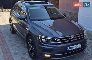 Внедорожник / Кроссовер Volkswagen Tiguan 2017 в Сваляве