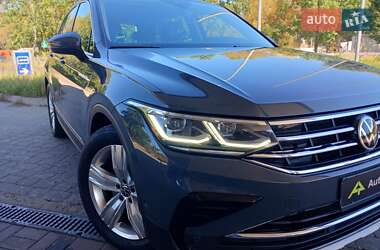 Внедорожник / Кроссовер Volkswagen Tiguan 2021 в 