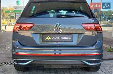 Внедорожник / Кроссовер Volkswagen Tiguan 2021 в 