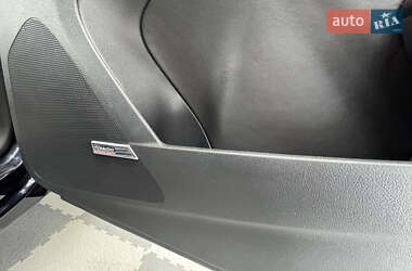 Внедорожник / Кроссовер Volkswagen Tiguan 2011 в 