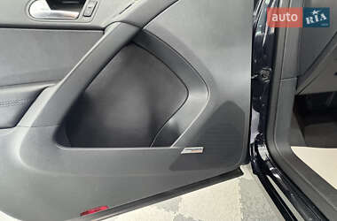 Внедорожник / Кроссовер Volkswagen Tiguan 2011 в 