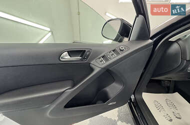Внедорожник / Кроссовер Volkswagen Tiguan 2011 в 