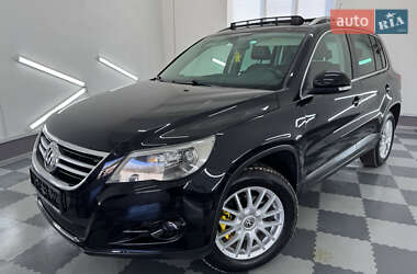 Внедорожник / Кроссовер Volkswagen Tiguan 2011 в 