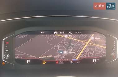 Внедорожник / Кроссовер Volkswagen Tiguan 2021 в 