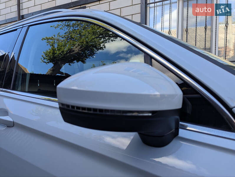 Внедорожник / Кроссовер Volkswagen Tiguan 2018 в Киеве фото 35 Внедорожник / Кроссовер Volkswagen Tiguan 2018 в Киеве